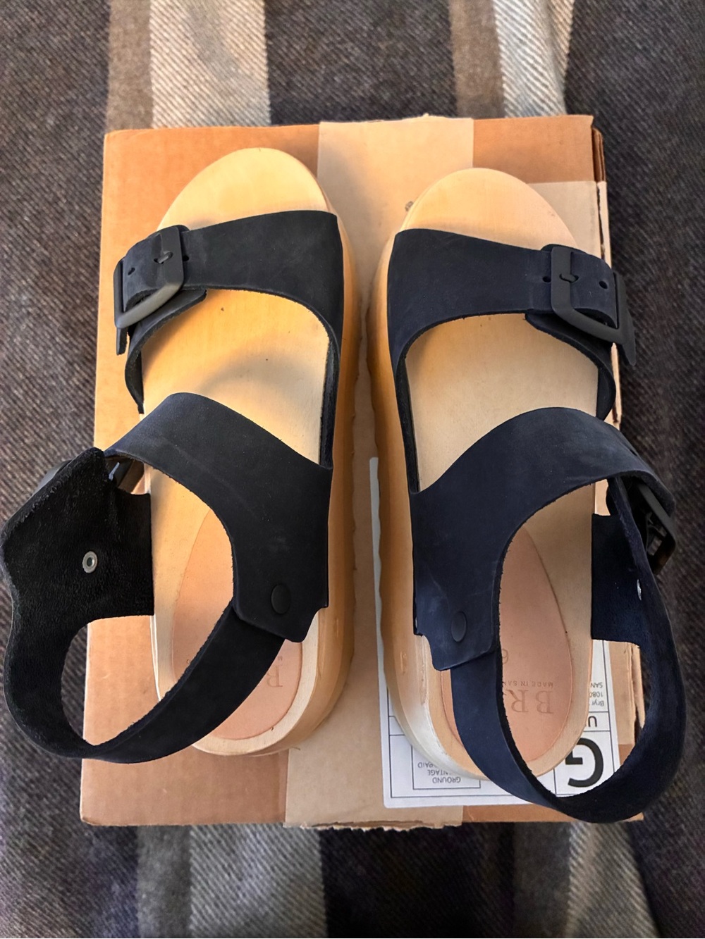 New Bryr Emma Sandals in Navy
